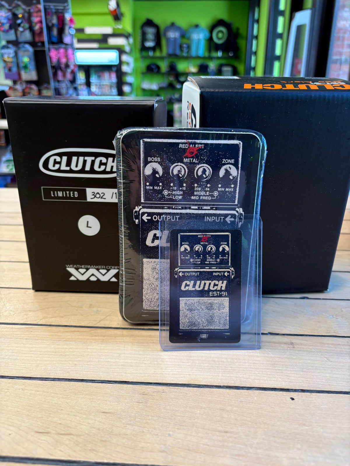Clutch Est-91 Red Alert Pedal T-Shirt Bundle, Black, L (In Box, Shirt Sealed, #302/#1000)-BoldPlay
