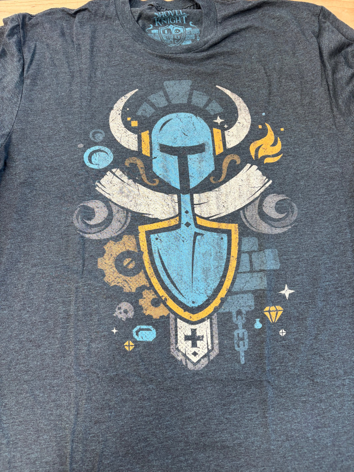 Shovel Knight Crest T-Shirt, Grey, L-BoldPlay